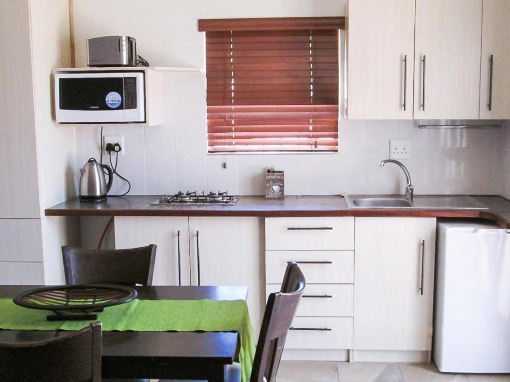 12 On Beach Guest House Saldanha Bay Zewnętrze zdjęcie