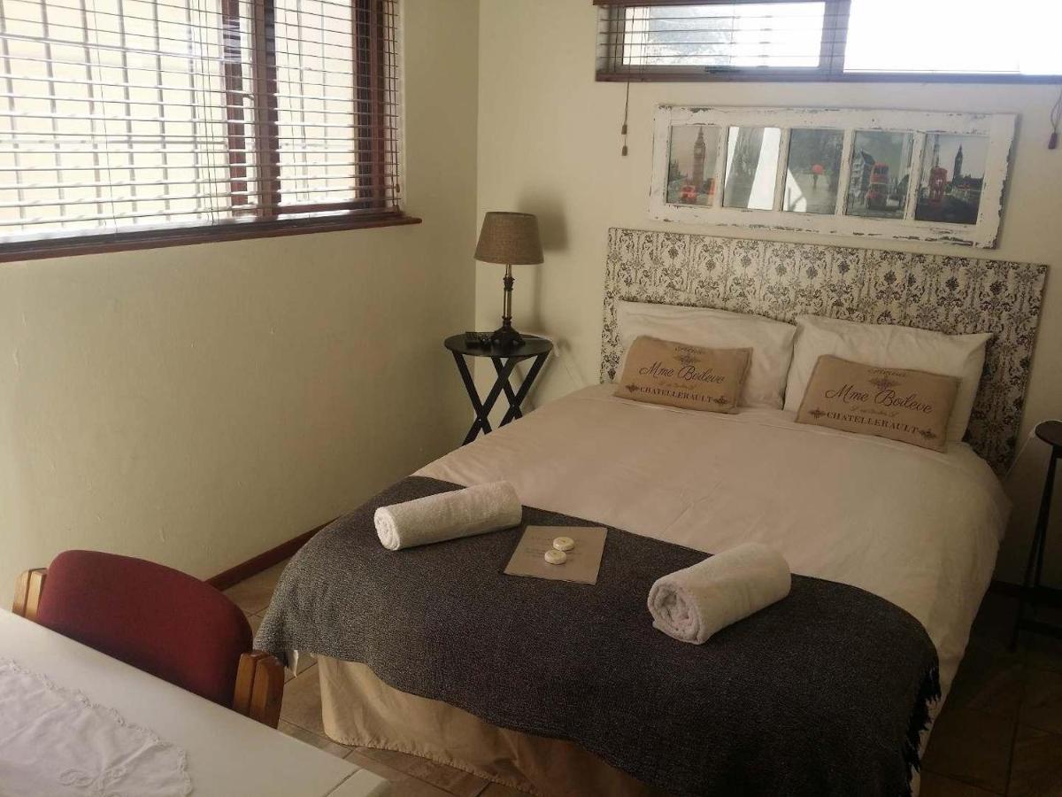 12 On Beach Guest House Saldanha Bay Zewnętrze zdjęcie